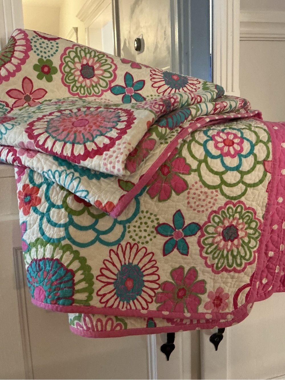 EUC Jillians Closet Reversible Bedspread